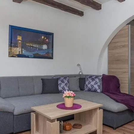 Apartments Buki *