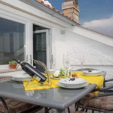 Apartments Buki *